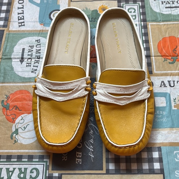 Ellen Tracy Scottie Yellow Leather Moccasin Mule Size 7.5 - Picture 2 of 10